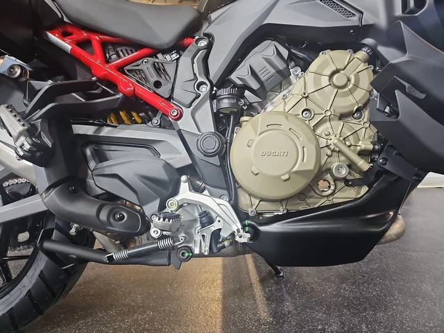 2026 Ducati, 12 km, dovoz Kanada — foto 3 z 5