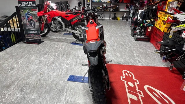 2026 Beta, dovoz Kanada — foto 4 z 5