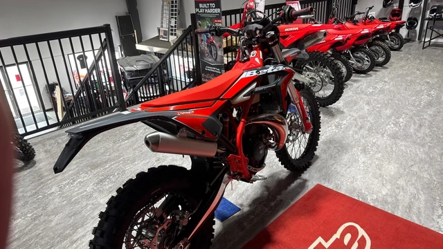 2026 Beta, dovoz Kanada — foto 5 z 5