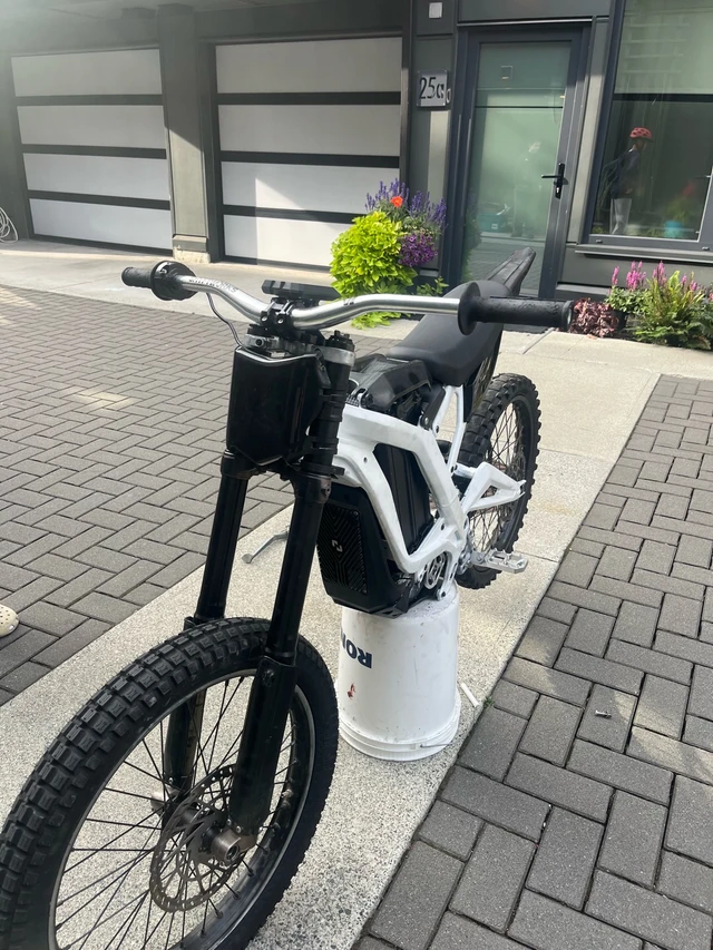 Fully Modded Surron, dovoz Kanada — foto 3 z 5