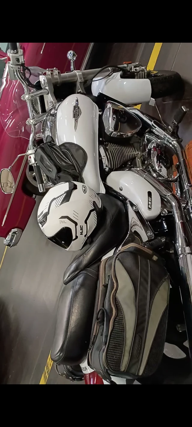 2015 Suzuki, 38 000 km, dovoz Kanada — foto 4 z 5