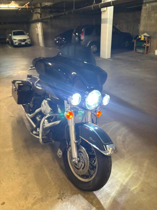 2005 Harley-Davidson, 80 000 km, dovoz Kanada — foto 4 z 5