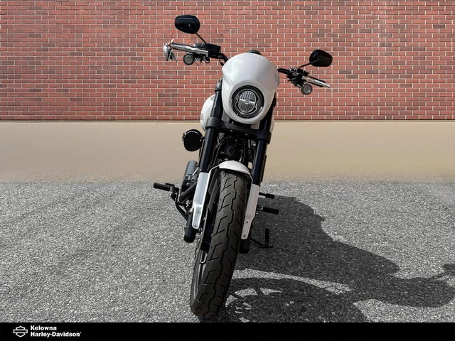 2026 Harley-Davidson, 21 km, dovoz Kanada — foto 2 z 5