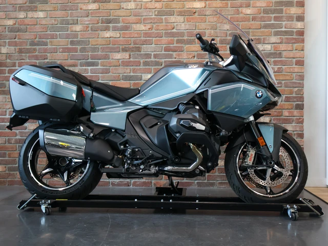 2026 BMW, 1 km, dovoz Kanada — foto 2 z 5