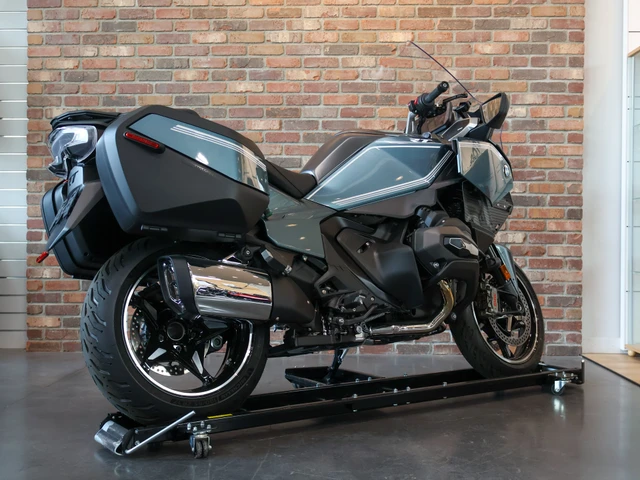 2026 BMW, 1 km, dovoz Kanada — foto 3 z 5