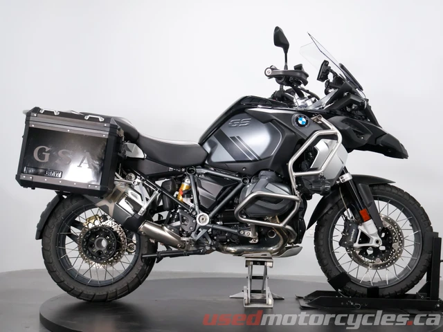 2023 BMW, 17 898 km, dovoz Kanada — foto 2 z 5
