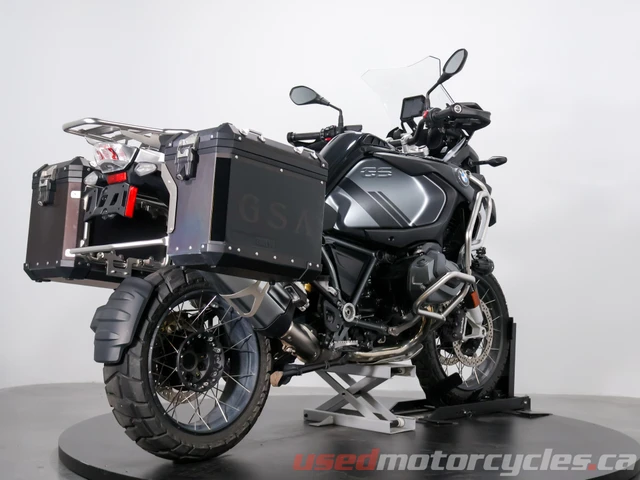 2023 BMW, 17 898 km, dovoz Kanada — foto 3 z 5