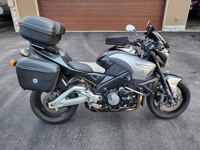 2008 Suzuki, 20 400 km, dovoz Kanada — foto 3 z 5