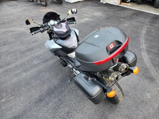 2008 Suzuki, 20 400 km, dovoz Kanada — foto 5 z 5