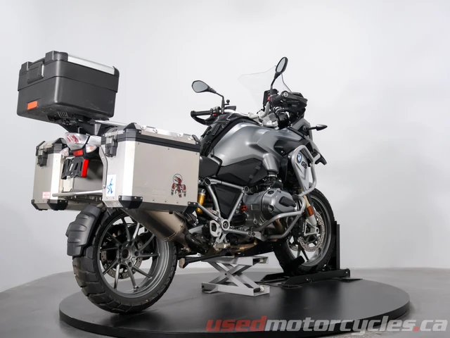 2013 BMW, 21 694 km, dovoz Kanada — foto 3 z 5