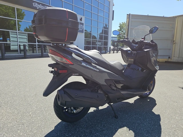 2025 Suzuki, 3 142 km, dovoz Kanada — foto 5 z 5