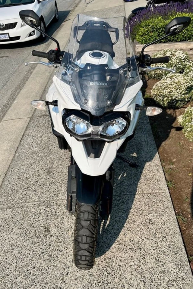 2017 Triumph, 14 600 km, dovoz Kanada — foto 3 z 3