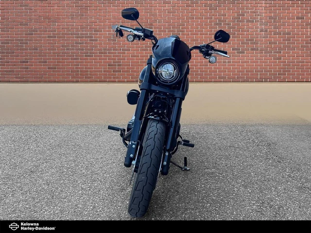 2026 Harley-Davidson, 1 003 km, dovoz Kanada — foto 2 z 5