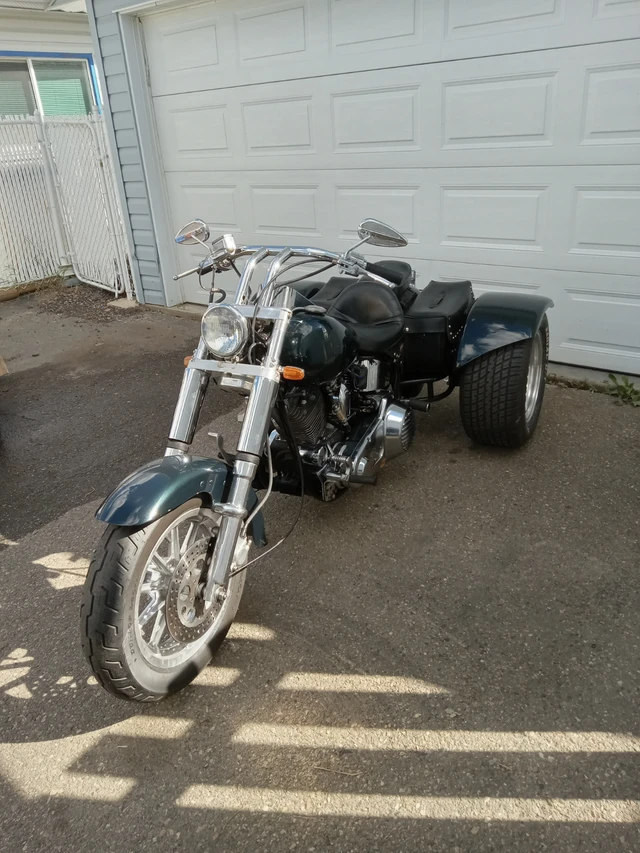 1985 Harley-Davidson, 21 044 km, dovoz Kanada — foto 2 z 5