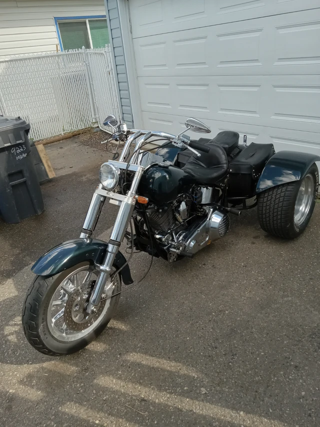 1985 Harley-Davidson, 21 044 km, dovoz Kanada — foto 3 z 5