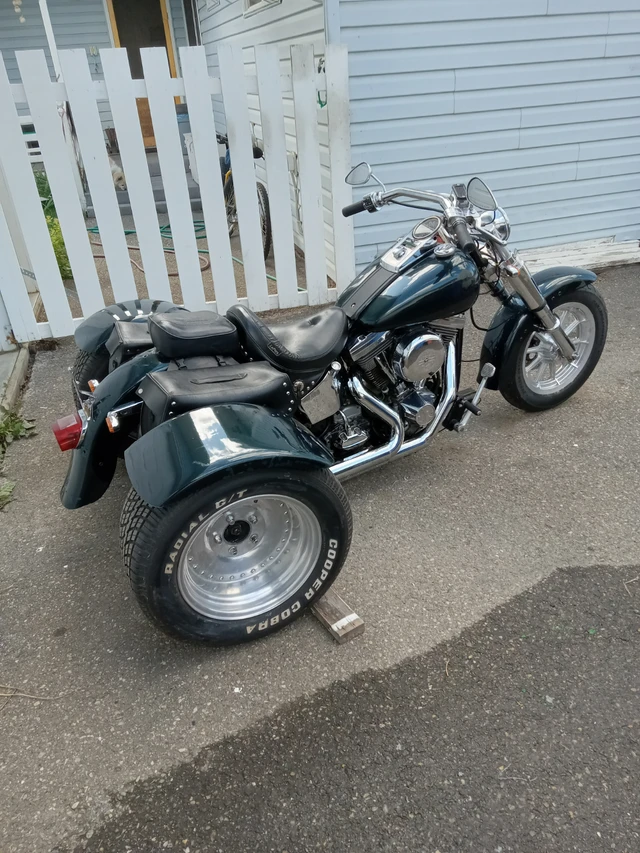 1985 Harley-Davidson, 21 044 km, dovoz Kanada — foto 4 z 5
