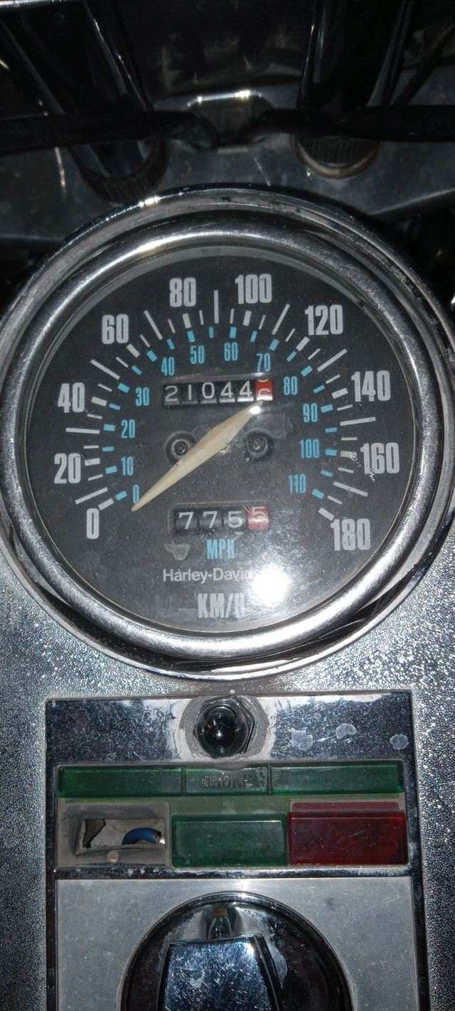 1985 Harley-Davidson, 21 044 km, dovoz Kanada — foto 5 z 5