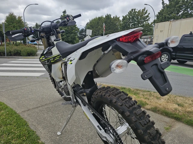 2026 Triumph, dovoz Kanada — foto 4 z 5
