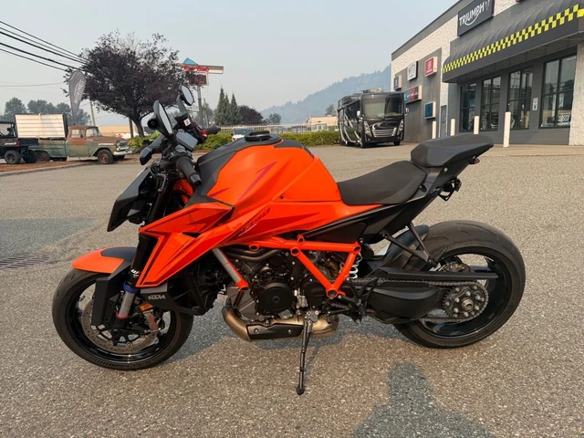 2025 KTM, 5 511 km, dovoz Kanada — foto 2 z 5