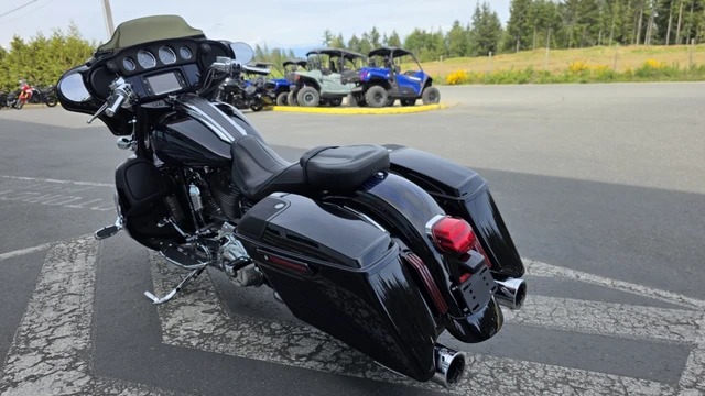 2016 Harley-Davidson, 14 707 km, dovoz Kanada — foto 3 z 5