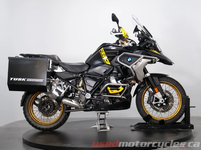 2022 BMW, 24 090 km, dovoz Kanada — foto 2 z 5