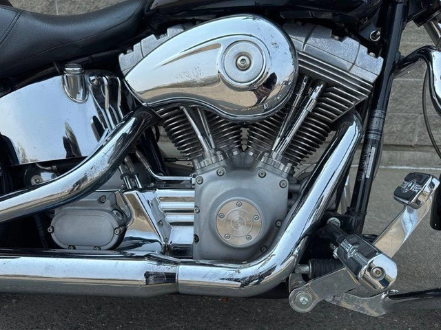2004 Harley-Davidson, 57 753 km, dovoz Kanada — foto 4 z 5