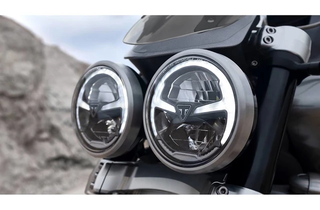 2023 Triumph, 541 km, dovoz Kanada — foto 2 z 5