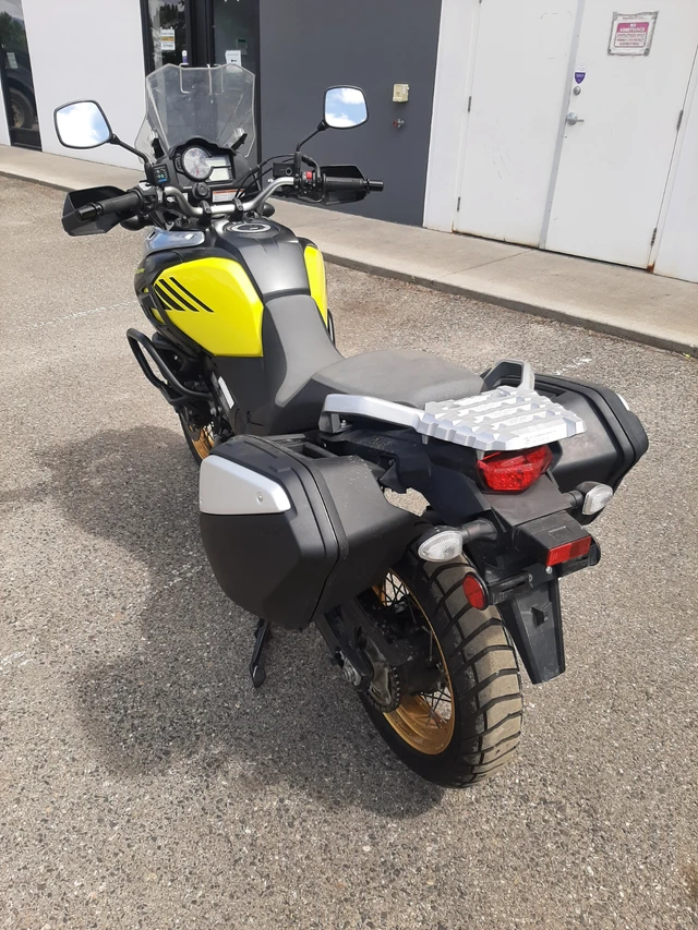 2018 Suzuki, 46 200 km, dovoz Kanada — foto 2 z 5