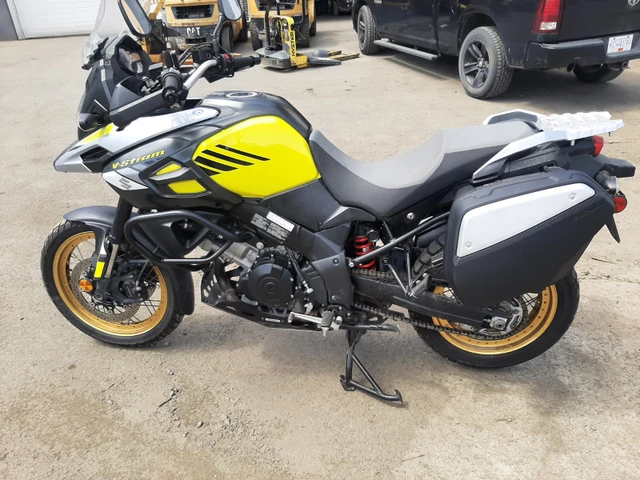 2018 Suzuki, 46 200 km, dovoz Kanada — foto 4 z 5