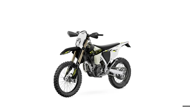 2026 Triumph, dovoz Kanada — foto 5 z 5