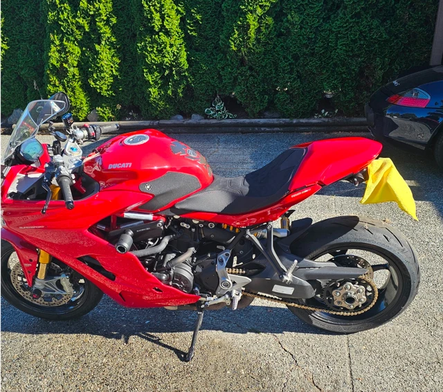 2018 Ducati, červená, 51 000 km, dovoz Kanada — foto 2 z 5