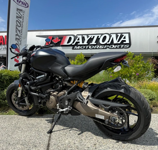 2015 Ducati, černá, 17 300 km, dovoz Kanada — foto 2 z 4