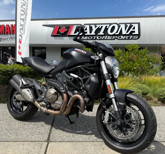 2015 Ducati, černá, 17 300 km, dovoz Kanada — foto 3 z 4