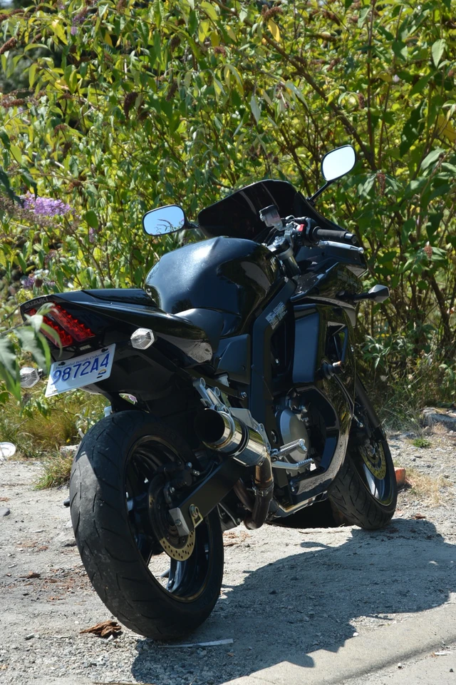 2013 Suzuki, 17 000 km, dovoz Kanada — foto 3 z 5