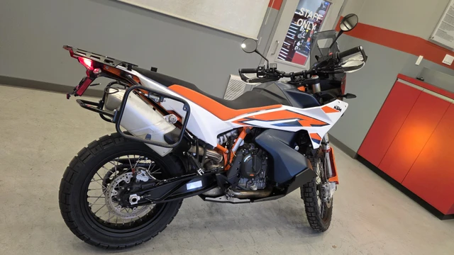 2023 KTM, 21 876 km, dovoz Kanada — foto 2 z 5