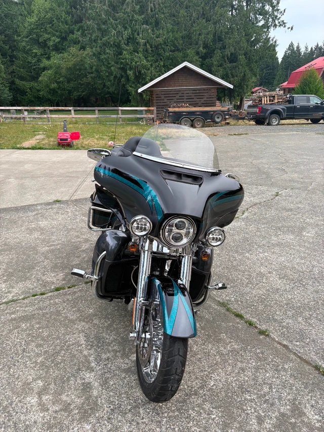 2015 Harley-Davidson, 17 693 km, dovoz Kanada — foto 4 z 5
