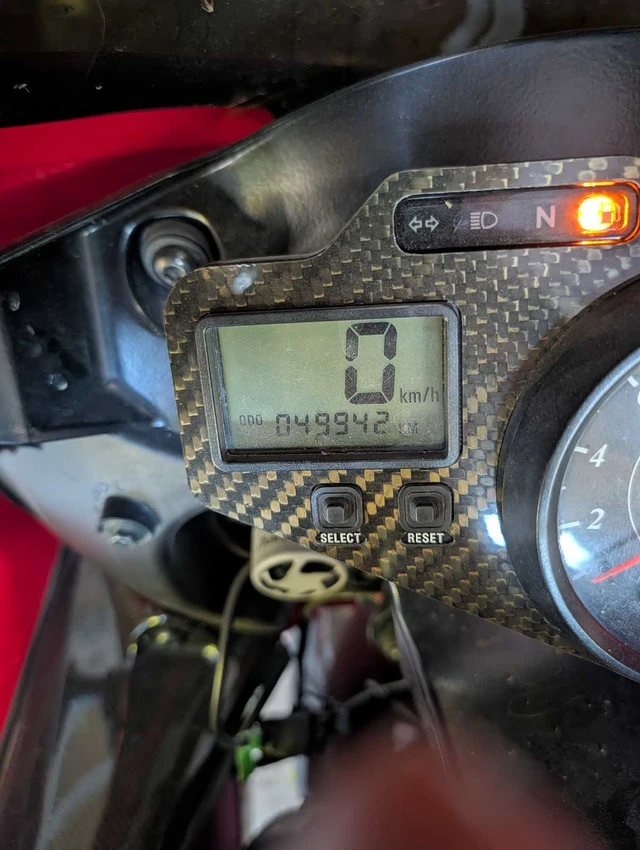 2004 Triumph, 49 942 km, dovoz Kanada — foto 3 z 3