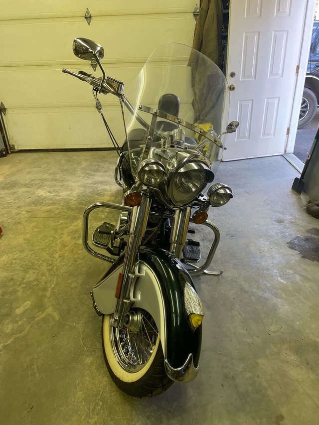 2001 Indian, 24 000 km, dovoz Kanada — foto 3 z 5