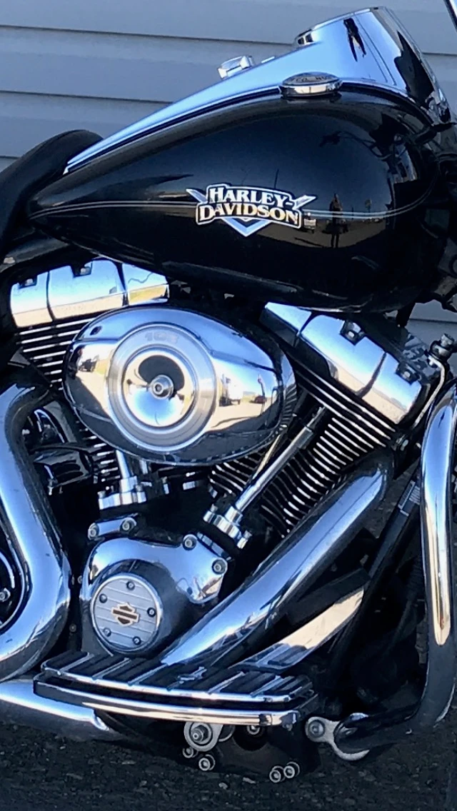2011 Harley-Davidson, 50 000 km, dovoz Kanada — foto 3 z 3