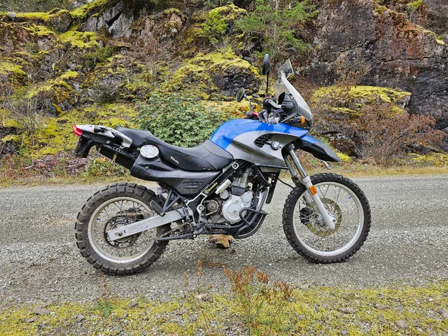 2003 BMW, 36 000 km, dovoz Kanada — foto 2 z 4