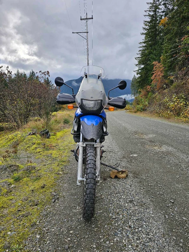 2003 BMW, 36 000 km, dovoz Kanada — foto 3 z 4
