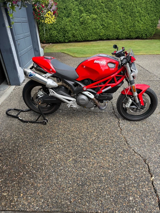 2009 Ducati, 10 960 km, dovoz Kanada — foto 1