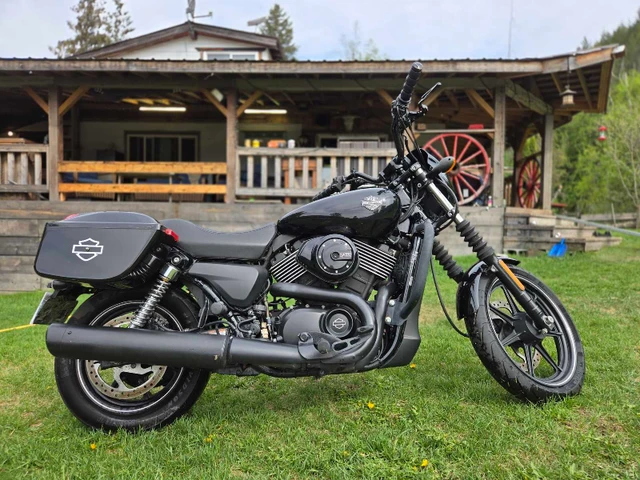 2016 Harley-Davidson, 8 038 km, dovoz Kanada — foto 3 z 5