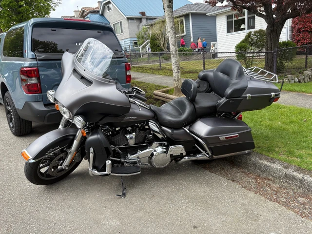 2017 Harley-Davidson, 16 000 km, dovoz Kanada — foto 1 z 5 2017 Harley-Davidson, 16 000 km, dovoz Kanada — foto 1 z 5