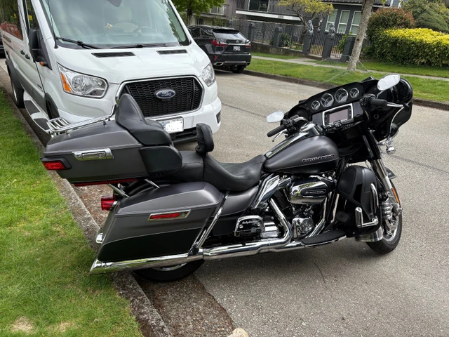 2017 Harley-Davidson, 16 000 km, dovoz Kanada — foto 3 z 5