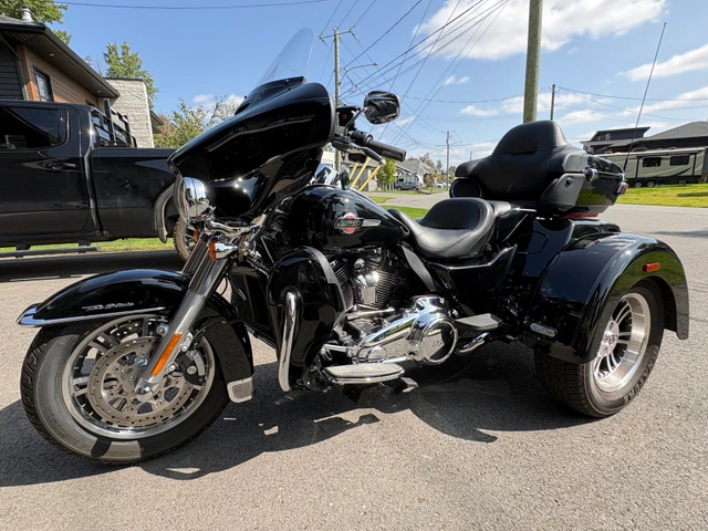 2024 Harley-Davidson, 13 964 km, dovoz Kanada — foto 2 z 5