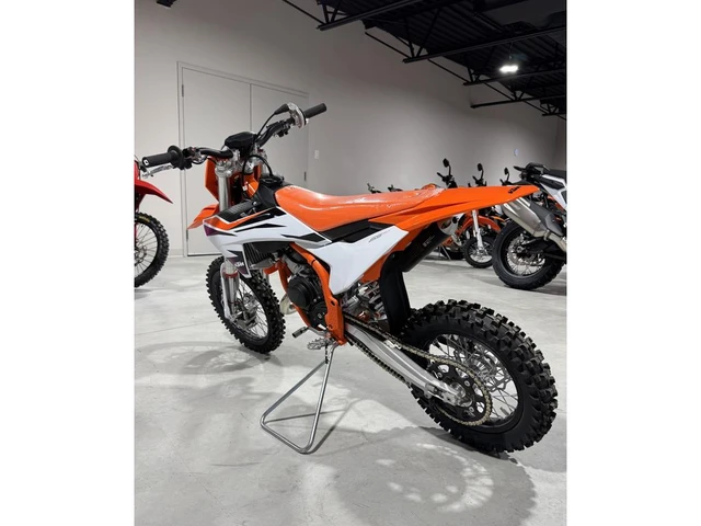 2026 KTM, dovoz Kanada — foto 4 z 5