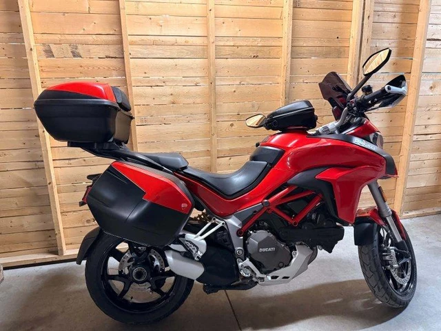 2017 Ducati, 50 168 km, dovoz Kanada — foto 2 z 5