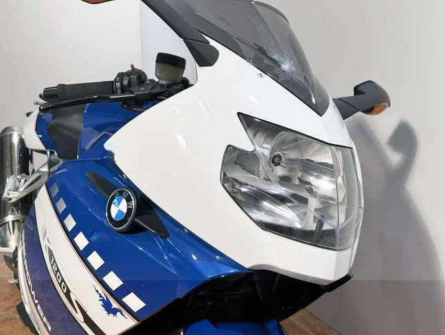 2005 BMW, 60 059 km, dovoz Kanada — foto 2 z 5