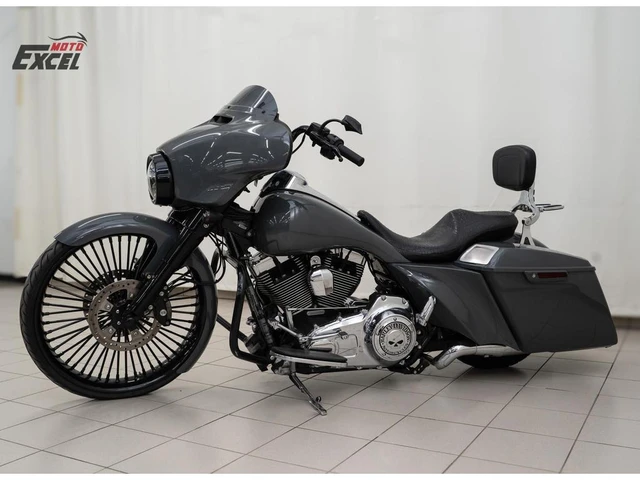 2015 Harley-Davidson, 11 000 km, dovoz Kanada — foto 2 z 5